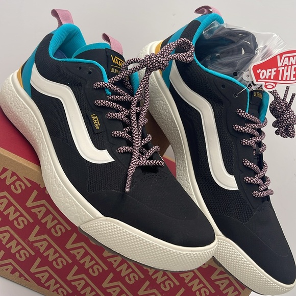 Vans WMNS Black and Blue Shoes Ultrarange Exo
Pop Color Black/Multi
VN0A4U1KB - Picture 8 of 16